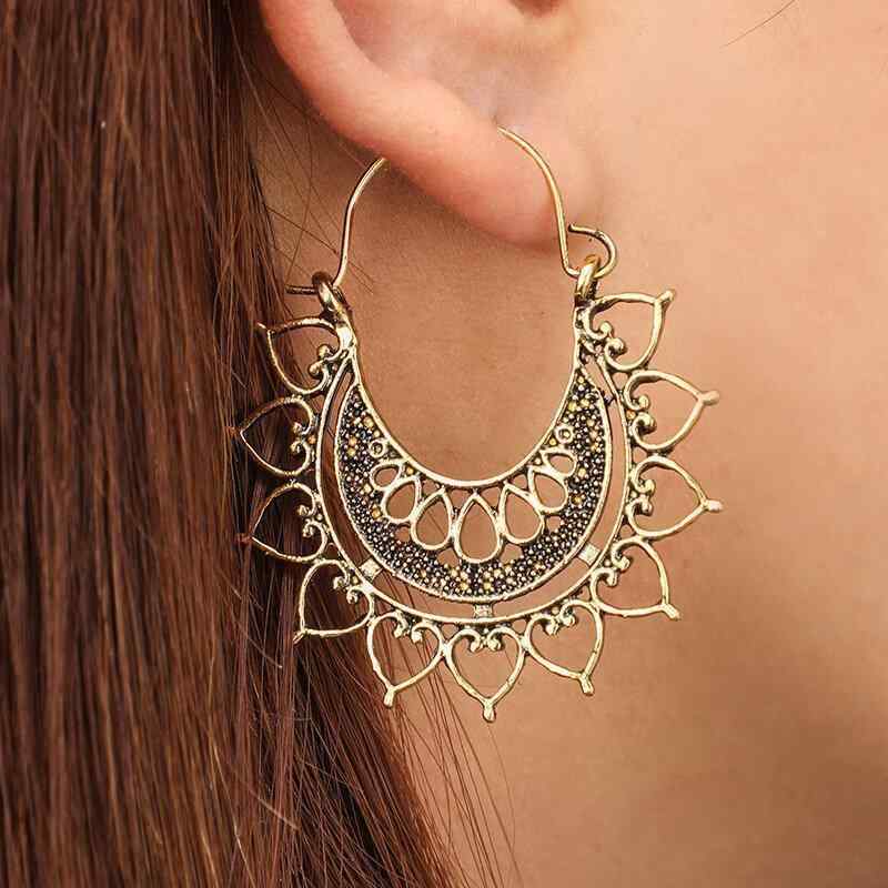 Vintage Metal Hollow Fan-shaped Earrings Ethnic Geometric Flower Carved Drop Pendant Big Earring